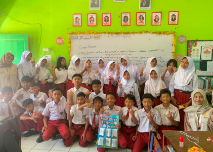 Pelayanan Administrasi, Literasi Potensi Desa, dan Eksekusi Digitalisasi Video Profil UMKM Jenang
