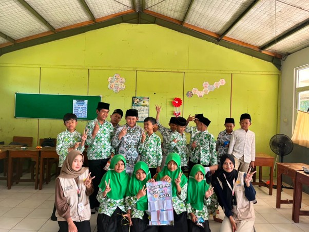 Pelayanan Administrasi Kewilayahan dan Peningkatan Literasi melalui Edukasi Potensi Desa Gogik