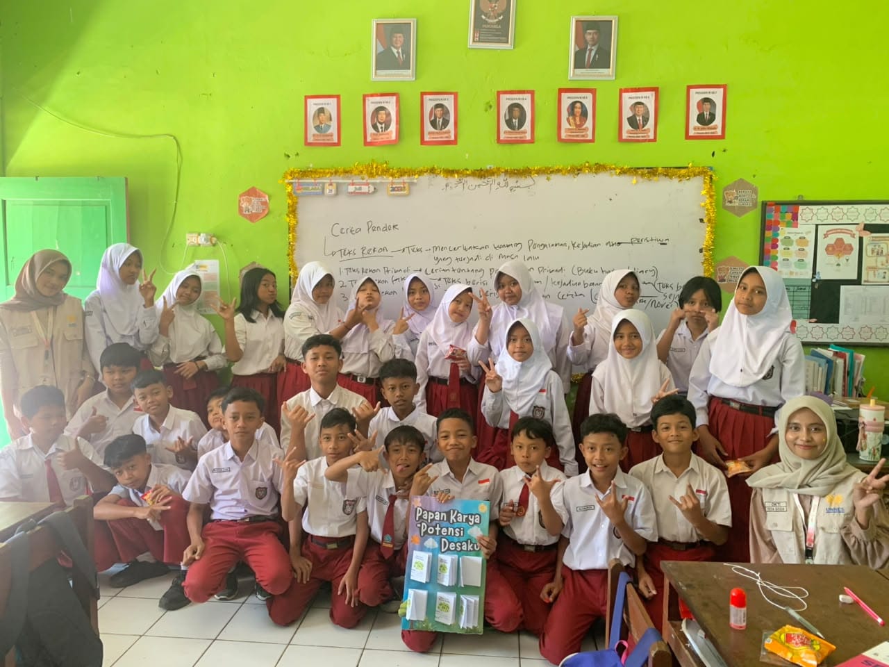 Pelayanan Administrasi, Literasi Potensi Desa, dan Eksekusi Digitalisasi Video Profil UMKM Jenang