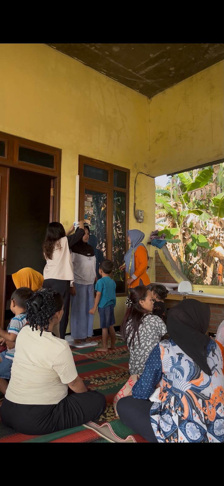 Pendampingan Posyandu, Evaluasi Desain Kemasan UMKM, Produksi Media Visual, dan Finalisasi Publikasi Digital Kompasiana