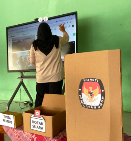 Pelayanan Administrasi, Edukasi Demokrasi dan Digitalisasi Pembelajaran, serta Perencanaan Pengembangan UMKM