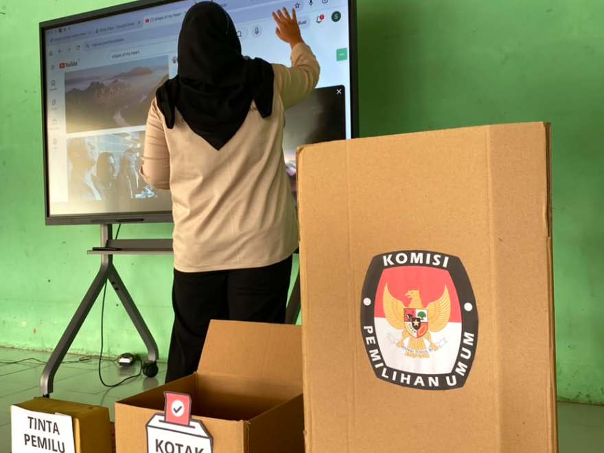 Pelayanan Administrasi, Edukasi Demokrasi dan Digitalisasi Pembelajaran, serta Perencanaan Pengembangan UMKM