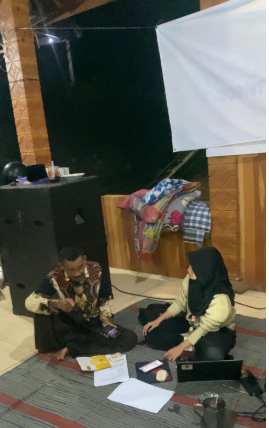 Penyelesaian Akhir Artikel Pengabdian dan Pemantauan Awal Pemasaran Digital UMKM Ceriping