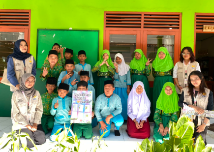 Edukasi Potensi Desa melalui Literasi Sastra dan Pendampingan Legalitas Usaha (NIB) bagi UMKM