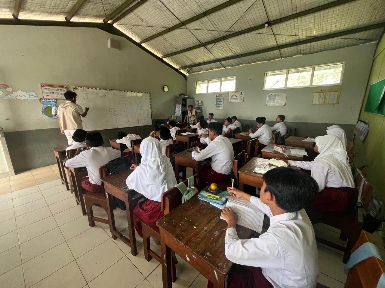 Pelayanan Kecamatan, Pembelajaran di SD Islam Gintungan, Pendampingan Legalitas UMKM, Tinjauan Peta Potensi Desa, dan Pelatihan Lomba