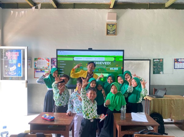Inovasi Edukasi Sekolah Dasar, Pelayanan Administrasi Kewilayahan, dan Inisiasi Legalitas UMKM Ceriping Gintungan