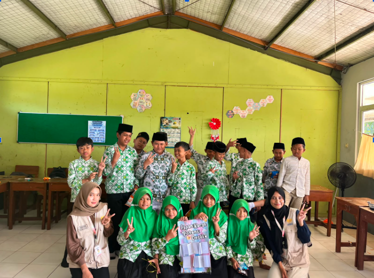 Pelayanan Administrasi Kewilayahan dan Peningkatan Literasi melalui Edukasi Potensi Desa Gogik