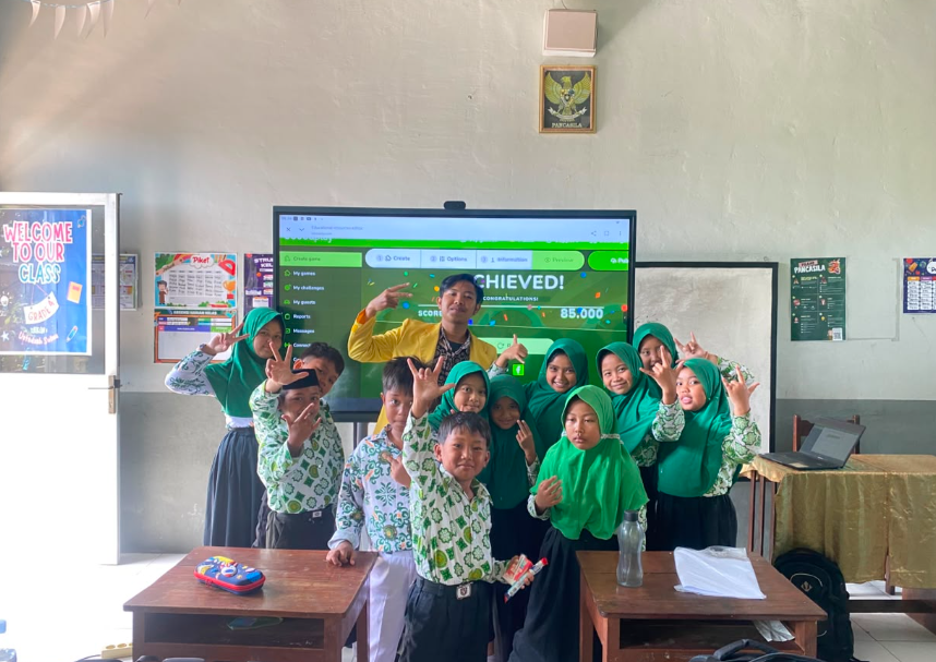 Inovasi Edukasi Sekolah Dasar, Pelayanan Administrasi Kewilayahan, dan Inisiasi Legalitas UMKM Ceriping Gintungan