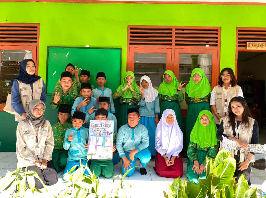 Edukasi Potensi Desa melalui Literasi Sastra dan Pendampingan Legalitas Usaha (NIB) bagi UMKM
