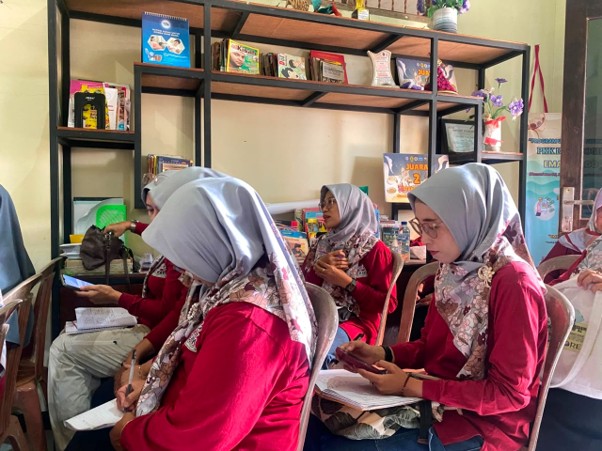 Integrasi Basis Data Pasar Gogik dan Optimalisasi Partisipasi Warga melalui Kotak Aspirasi Desa Bersama PKK