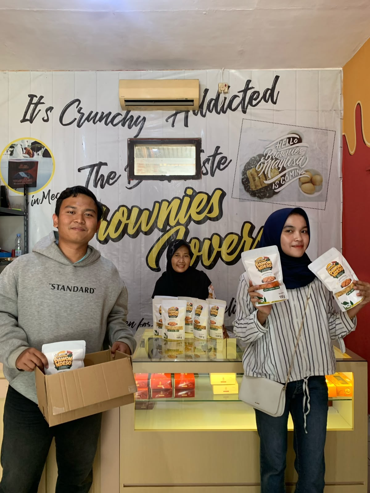 Kompilasi Dokumentasi, Kegiatan Warga, Distribusi Produk UMKM, dan Persiapan Penarikan KKN