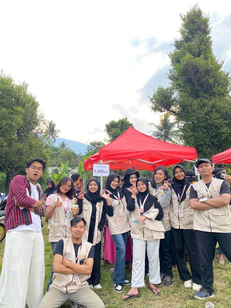 Mengikuti Pembukaan Lomba HUT Kemerdekaan RI