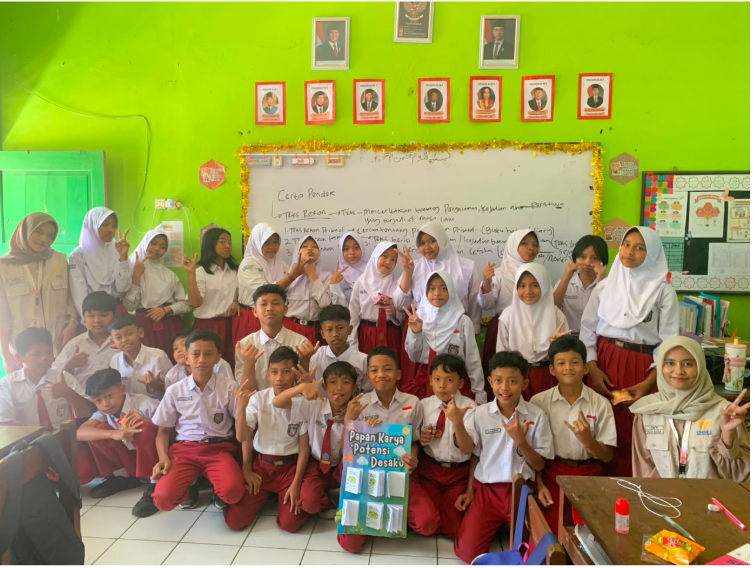 Pelayanan Administrasi, Literasi Potensi Desa, dan Eksekusi Digitalisasi Video Profil UMKM Jenang
