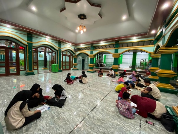 Pemberdayaan Terpadu: Persiapan Pasar Gogik, Pemetaan Potensi Desa, Literasi Keuangan PKK, dan Pendampingan Belajar